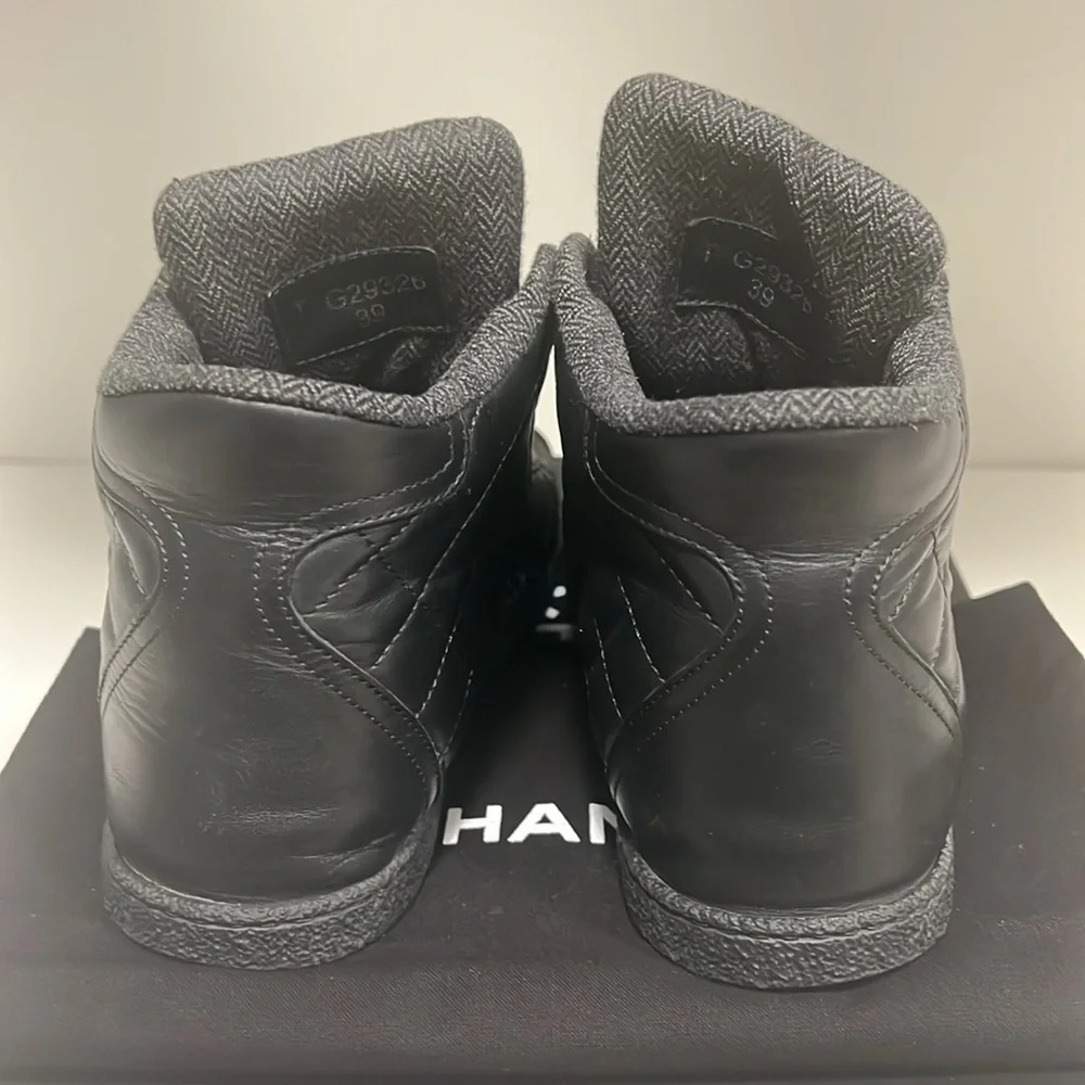 Authentic Chanel noir sneakers - Picture 5 of 6